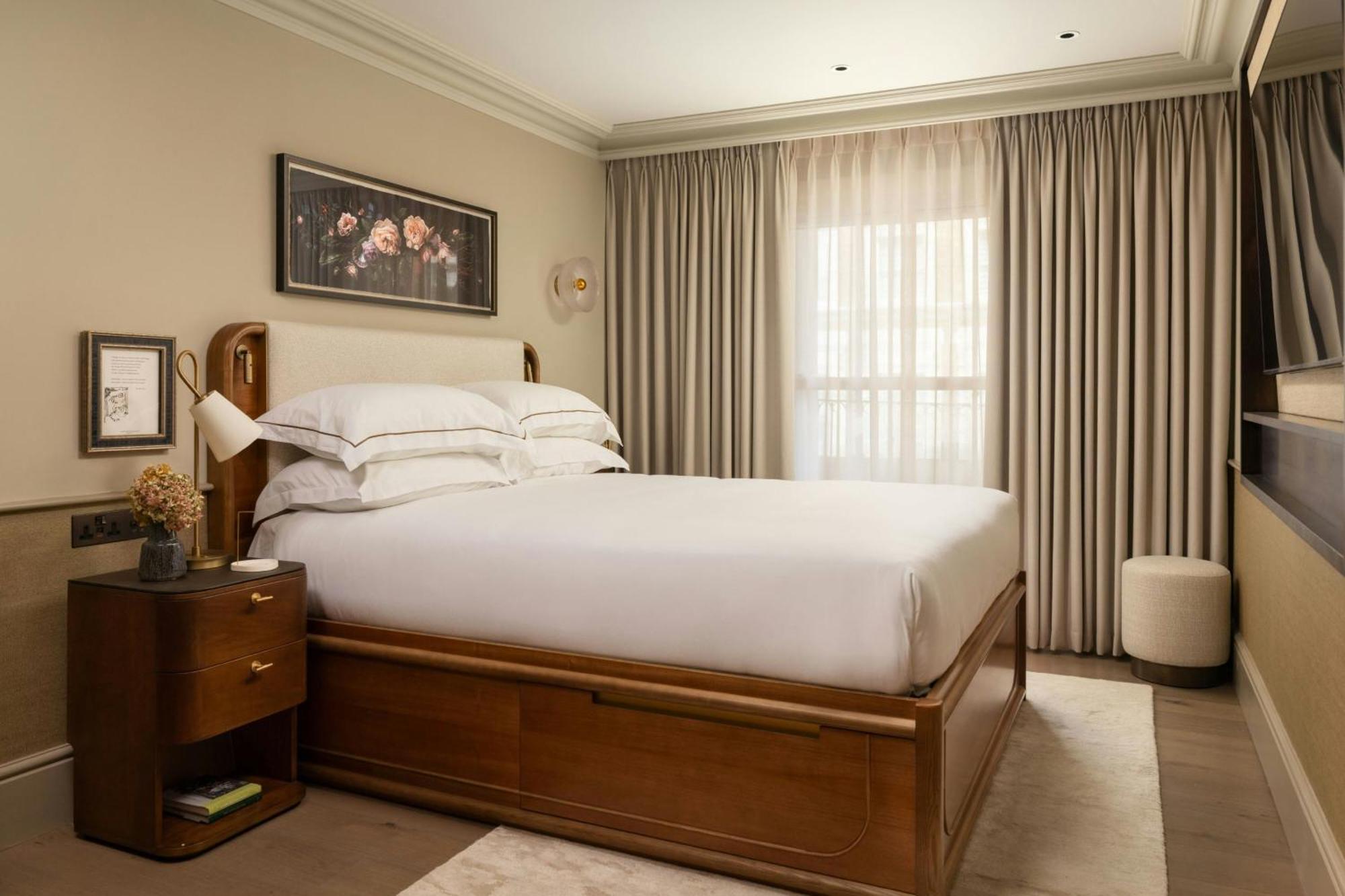 Montcalm Mayfair, Autograph Collection London Exterior photo A bedroom at The Ivy Collection